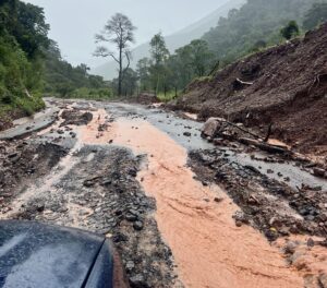 Lluvias Guererro daños de carreteras