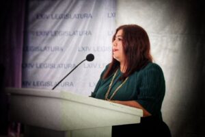 Diputada de Morena pide reformar ley para quitar homenaje a Figueroa